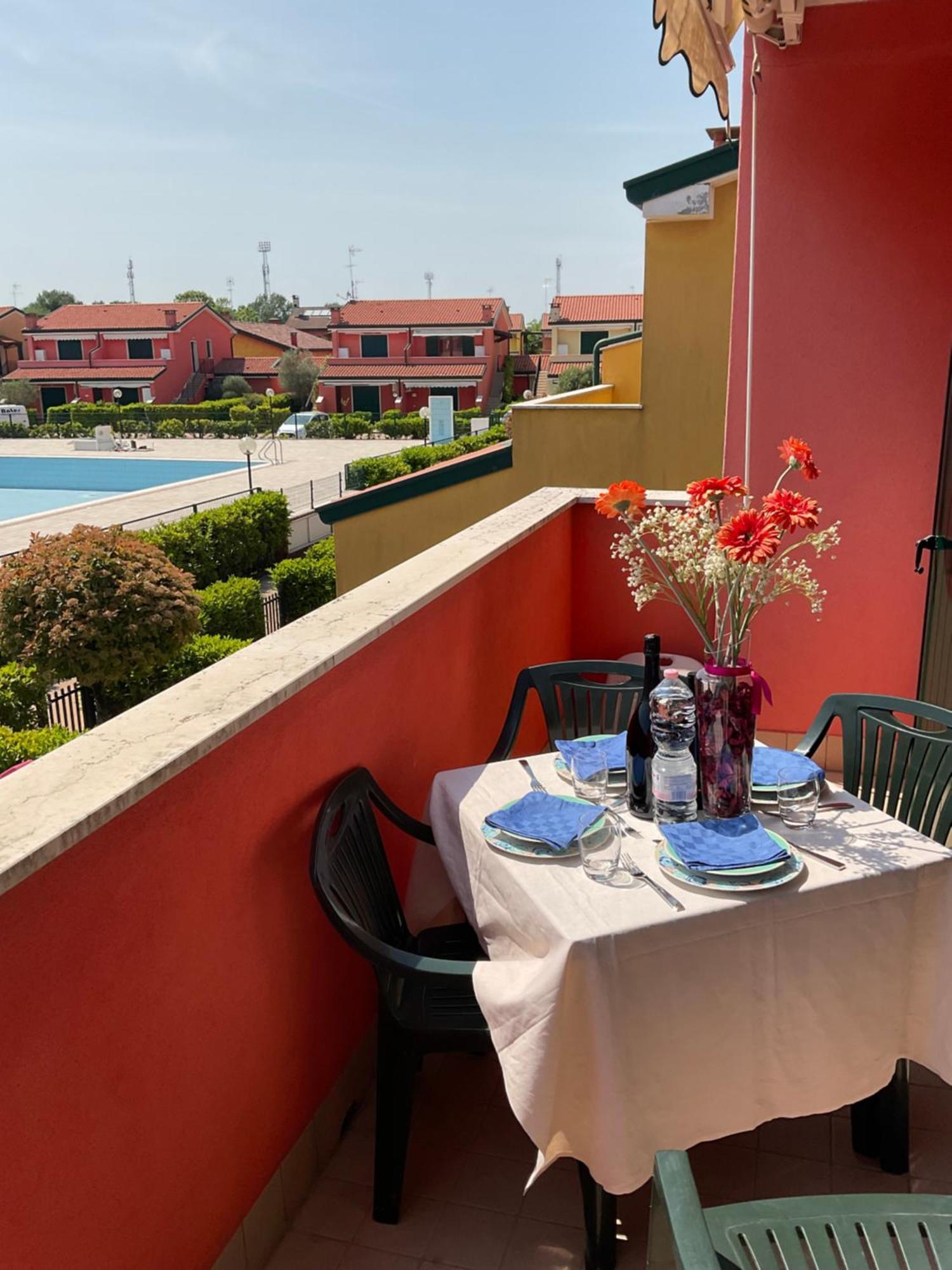 Hotel Diffuso Caorle: Family-Friendly Resort with Pools and Pet Amenities Exterior photo