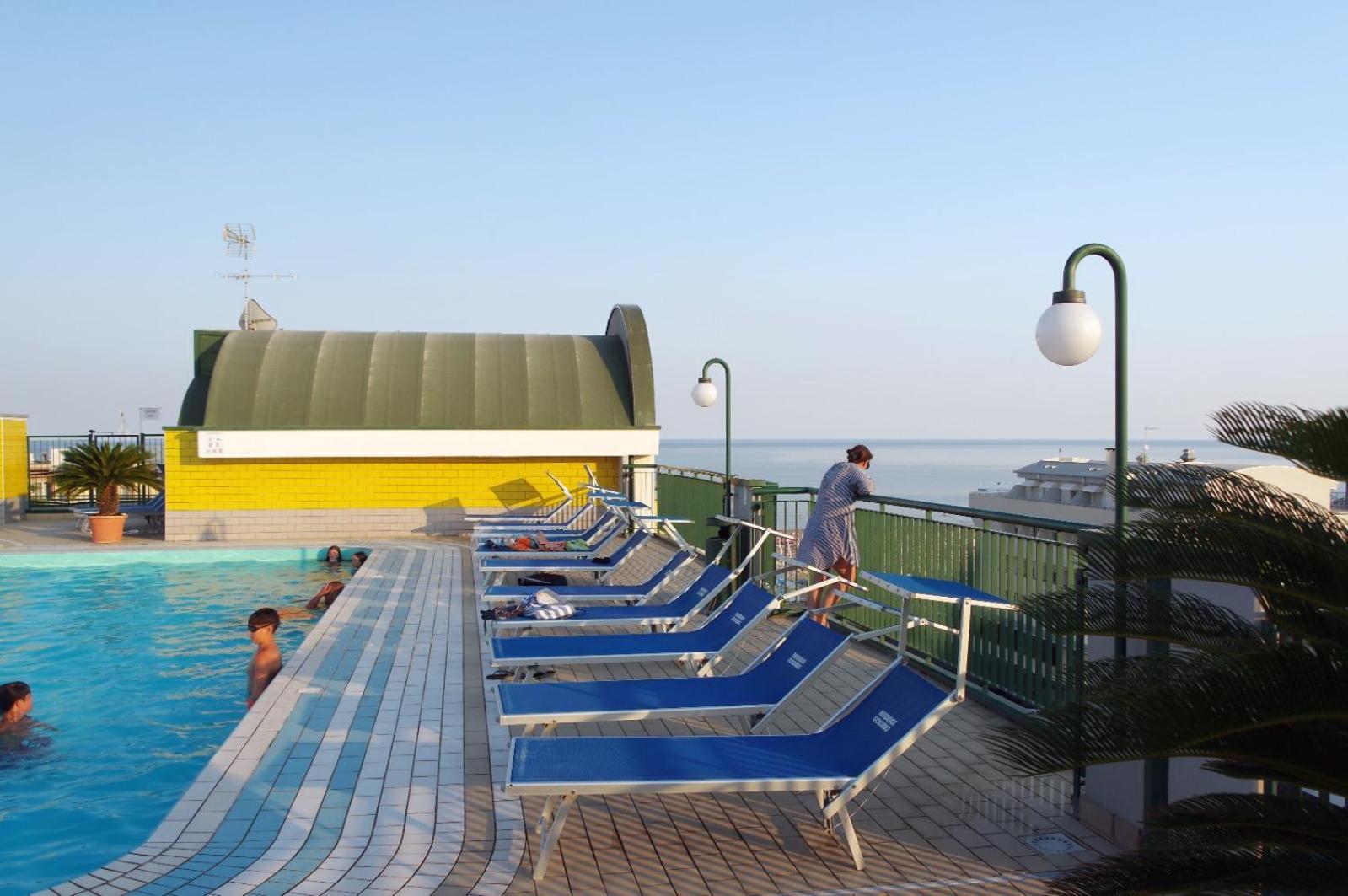 Hotel Diffuso Caorle: Family-Friendly Resort with Pools and Pet Amenities Exterior photo