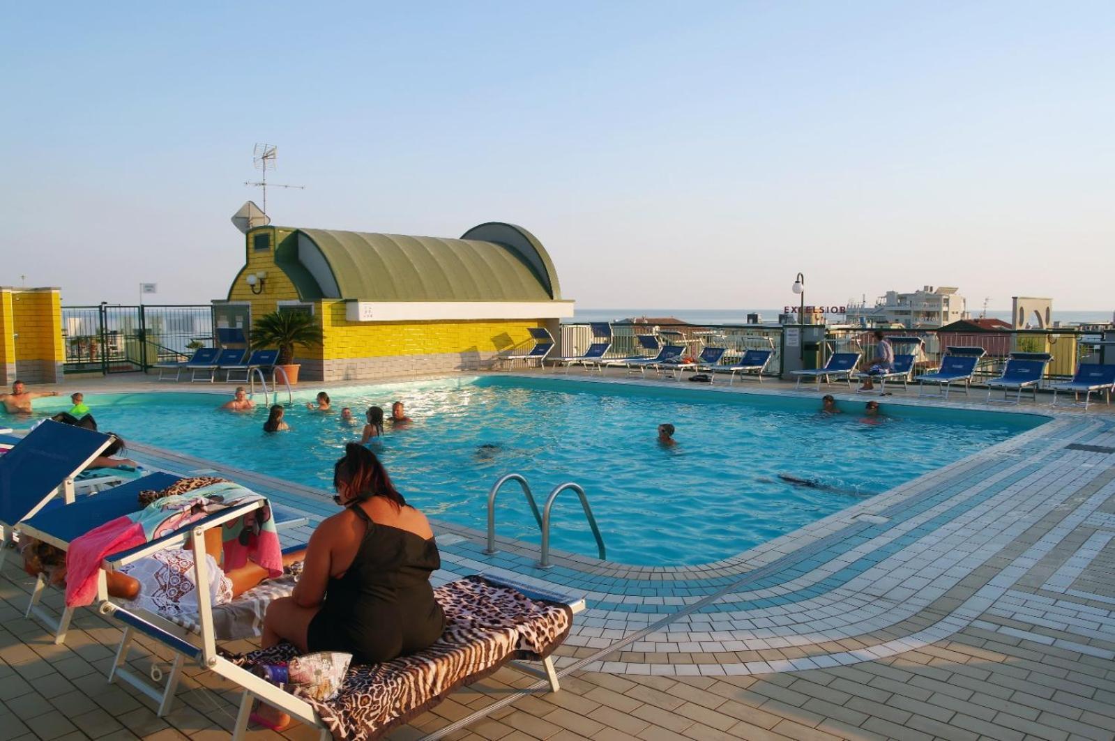 Hotel Diffuso Caorle: Family-Friendly Resort with Pools and Pet Amenities Exterior photo